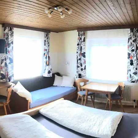 Haus Waldrast Pensión *